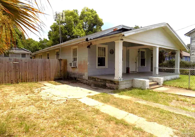 2nd image of 204 N E St #A, B, C, Pensacola, FL 32502 | MLS# 686994