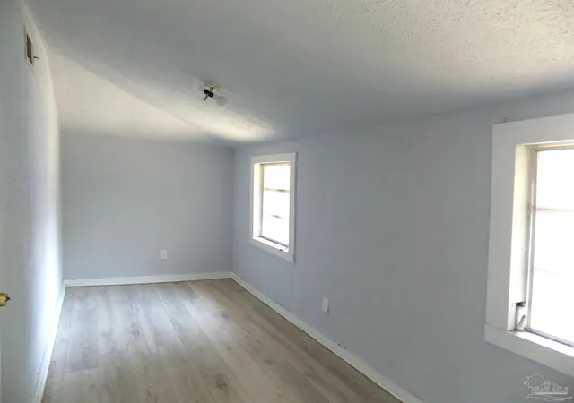 2nd image of 204 N E St, Pensacola, FL 32502