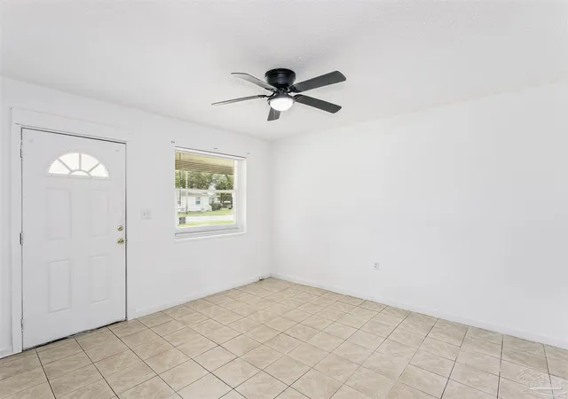 3rd image of 3 Ellinor Ct, Pensacola, FL 32507 | MLS# 687003