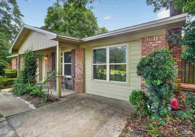 Photo 2 of Single family home for sale at 4681 Pine Ln, Milton, FL 32571 | MLS# 685953 | Listing updated on 2026-09-01