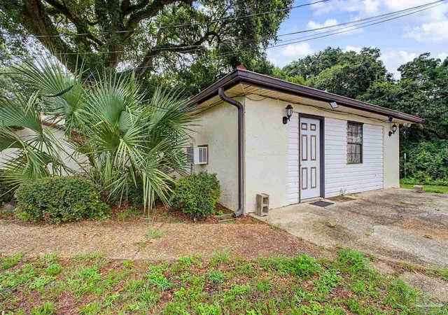 image of 906 Mills Ave, Pensacola, FL 32507 | MLS# 686530