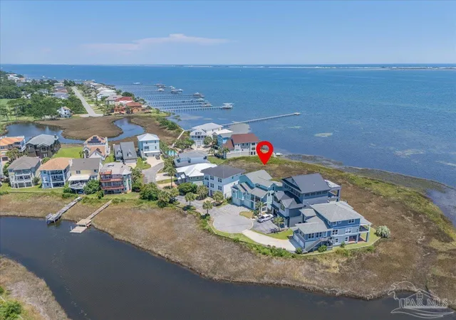 Photo 3 of Single family home for sale at 1137 Sawgrass Dr, Gulf Breeze, FL 32563 | MLS# 684376 | Listing updated on 2026-08-31