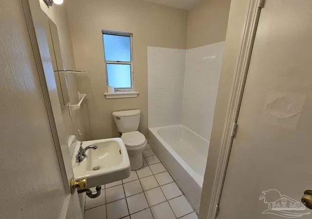 10th image of 26 Randolph Dr, Pensacola, FL 32506 | MLS# 687654
