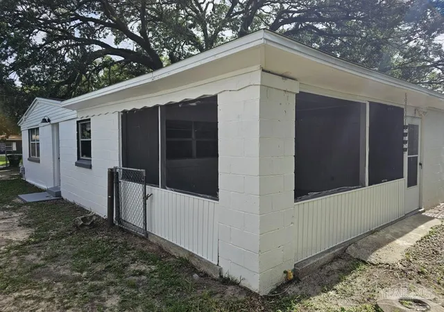 2nd image of 26 Randolph Dr, Pensacola, FL 32506 | MLS# 687654