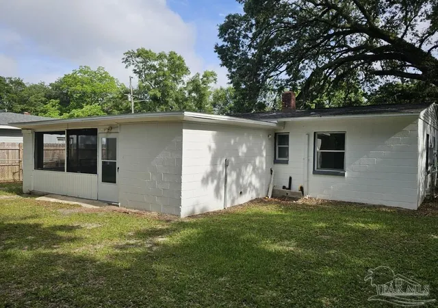 3rd image of 26 Randolph Dr, Pensacola, FL 32506 | MLS# 687654