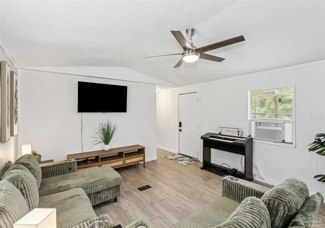 Photo 4 of Manufactured home for sale at 5094 Red Barn Rd, Milton, FL 32583 | MLS# 686799 | Listing updated on 2026-09-24