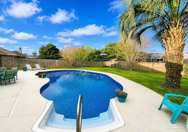 Photo 1 of Single family home for sale at 1406 Connemara Cir, Gulf Breeze, FL 32563 | MLS# 687155 | Listing updated on 2026-09-04