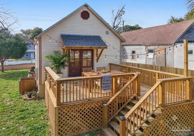 Photo 3 of Single family home for sale at 400 E Lloyd St, Pensacola, FL 32503 | MLS# 686886 | Listing updated on 2026-09-15