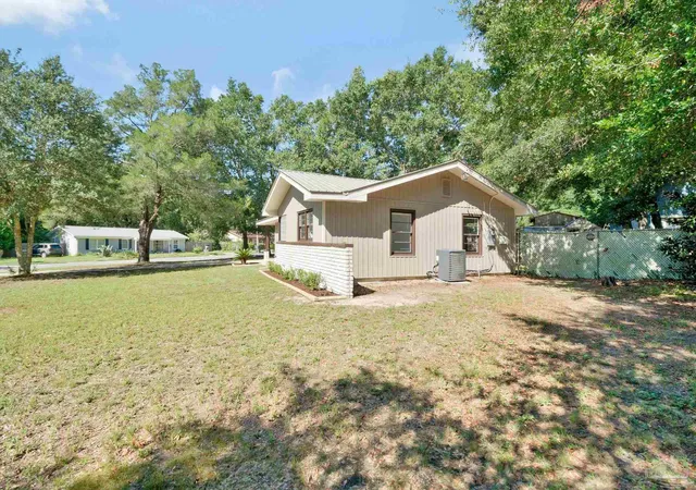 31st image of 6480 Cypress St, Milton, FL 32570 | MLS# 686997
