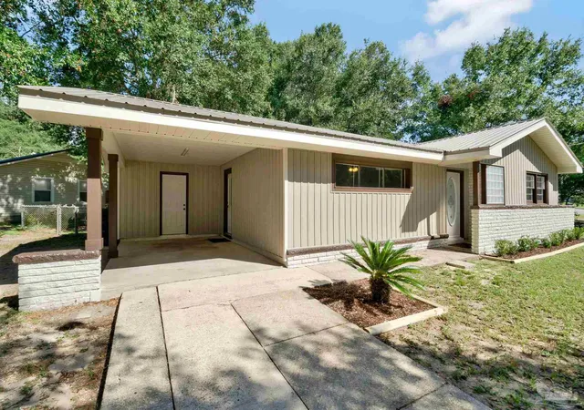 Photo 3 of Single family home for sale at 6480 Cypress St, Milton, FL 32570 | MLS# 686997 | Listing updated on 2026-08-26