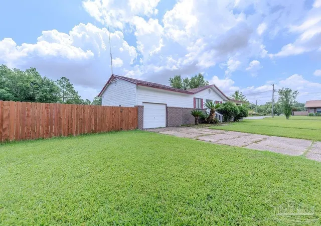 Photo 3 of Single family home for sale at 740 Maple Woods Cir, Pensacola, FL 32534 | MLS# 686172 | Listing updated on 2026-07-28