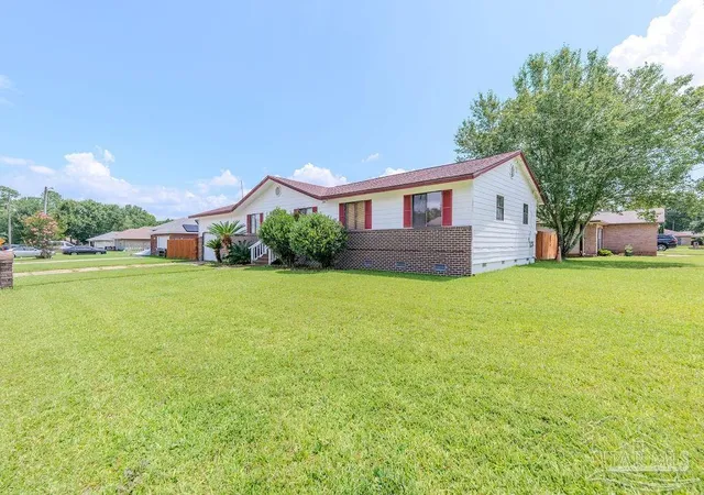 Photo 4 of Single family home for sale at 740 Maple Woods Cir, Pensacola, FL 32534 | MLS# 686172 | Listing updated on 2026-07-28