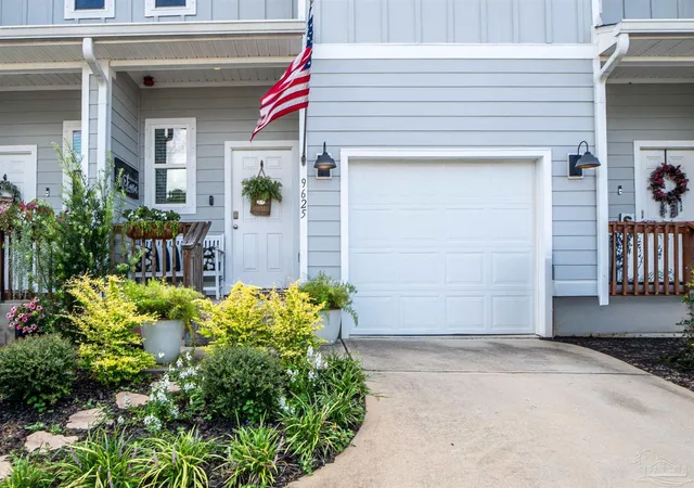 Townhouse for sale at 9625 Nature Crk Blvd, Pensacola, FL 32526 | MLS# 686297