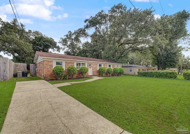 4th image of 7110 Peninsula Dr, Pensacola, FL 32526 | MLS# 687772