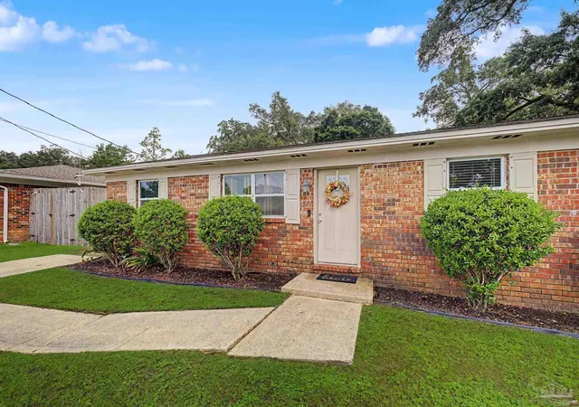 5th image of 7110 Peninsula Dr, Pensacola, FL 32526 | MLS# 687772
