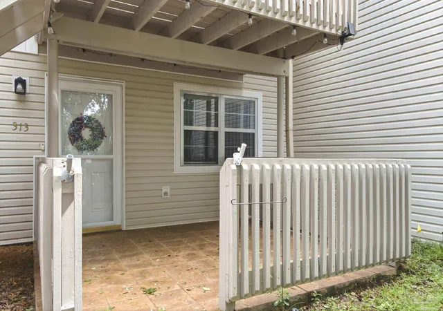 2nd image of 1200 Shoreline Dr #313, Gulf Breeze, FL 32561 | MLS# 686556