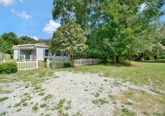 Photo 3 of Single family home for sale at 2007 Augusta Ave, Pensacola, FL 32507 | MLS# 686089 | Listing updated on 2026-07-17