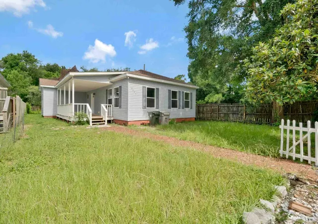 Photo 3 of Single family home for sale at 2007 Augusta Ave, Pensacola, FL 32507 | MLS# 686089 | Listing updated on 2026-07-17