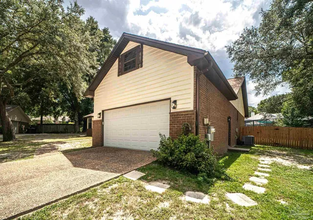 image of 10023 Hollowbrook Dr, Pensacola, FL 32514 | MLS# 686674