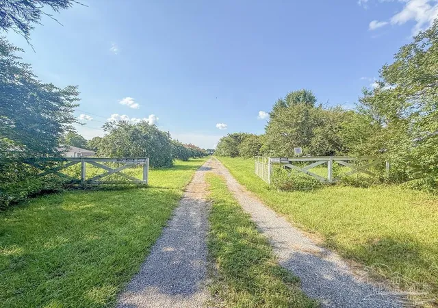 Photo 4 of Single family home for sale at 3630 Aubrey Ln, Milton, FL 32571 | MLS# 686105 | Listing updated on 2026-08-17