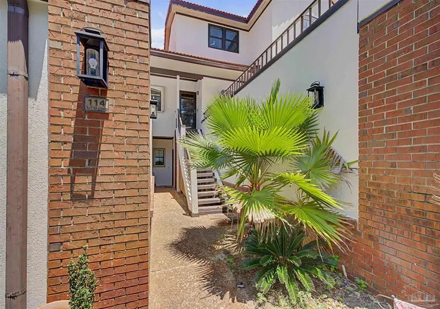 2nd image of 114 Baybridge Dr, Gulf Breeze, FL 32561 | MLS# 687019