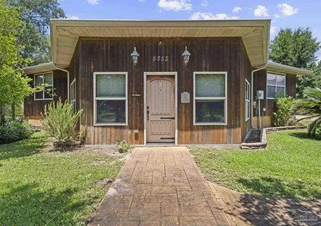 2nd image of 5852 Congress St, Gulf Breeze, FL 32563 | MLS# 687529