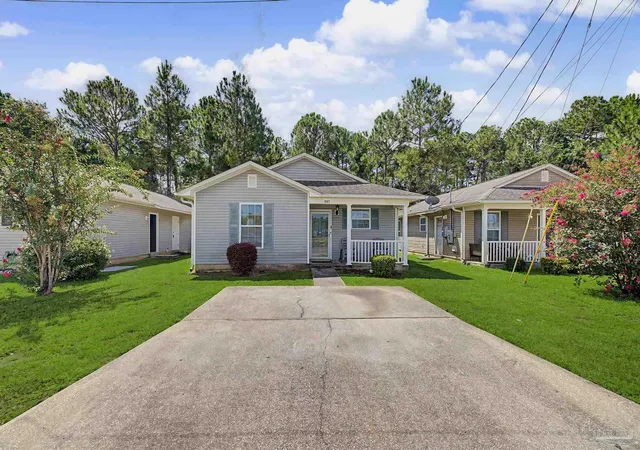 2nd image of 8813 Camshire Cir, Pensacola, FL 32507 | MLS# 687468