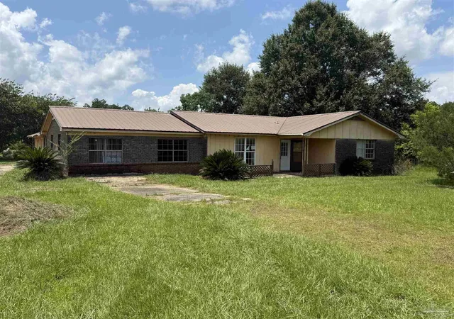 Photo 1 of Single family home for sale at 442 Robinson St, Atmore, AL 36502 | MLS# 686274 | Listing updated on 2026-08-26