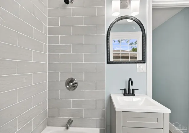 Photo 3 of Single family home for sale at 5 Bell Ct, Pensacola, FL 32507 | MLS# 687759 | Listing updated on 2026-09-24