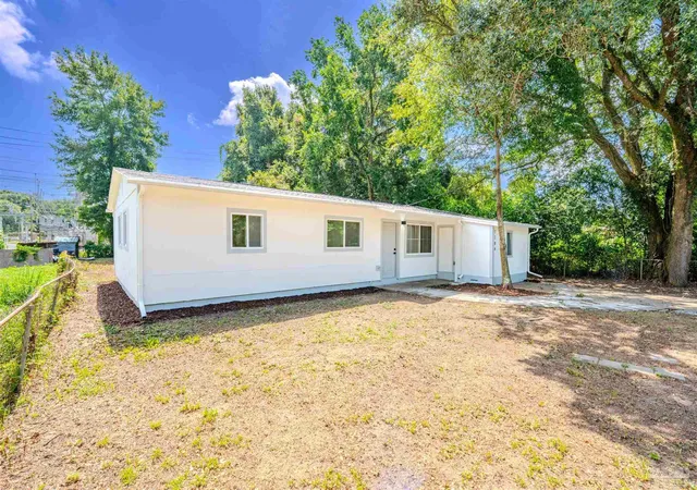Photo 2 of Single family home for sale at 7106 Calumet Ct, Pensacola, FL 32504 | MLS# 686435 | Listing updated on 2026-09-01