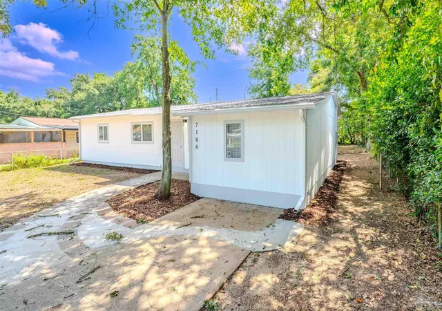 Photo 2 of Single family home for sale at 7106 Calumet Ct, Pensacola, FL 32504 | MLS# 686435 | Listing updated on 2026-09-01