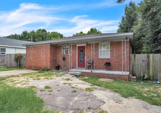 Photo 1 of Sale Pending at 1815 W Wright St, Pensacola, FL 32501 | MLS# 687129 | Listing updated on 2026-09-14