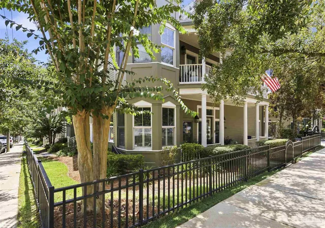 3rd image of 535 N Spring St, Pensacola, FL 32501