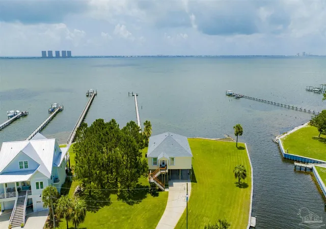 1st image of 1002 Magnolia Ln, Gulf Breeze, FL 32563 | MLS# 686719