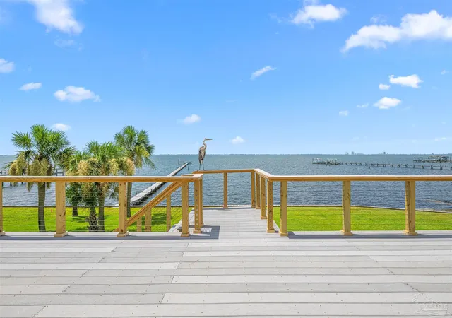 2nd image of 1002 Magnolia Ln, Gulf Breeze, FL 32563 | MLS# 686719