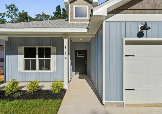 Photo 3 of Single family home for sale at 8318 Vickie St, Pensacola, FL 32514 | MLS# 686884 | Listing updated on 2026-10-17