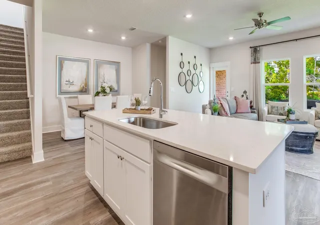 Photo 3 of Single family home for sale at 1032 Shady Pine Dr, Gulf Breeze, FL 32563 | MLS# 687825 | Listing updated on 2026-08-26
