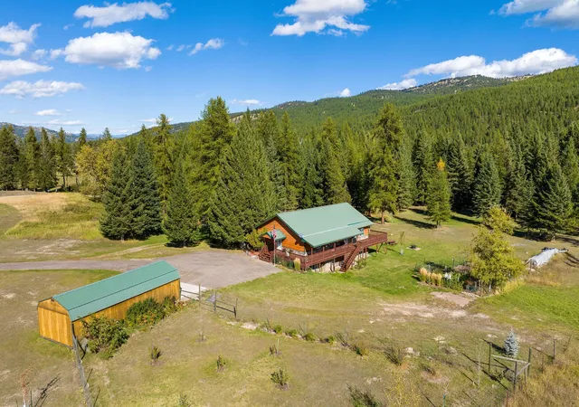 Photo 3 of Single family home for sale at 198 Two Crk Ln, Kila, MT 59920 | MLS# 30034346 | Listing updated on 2026-08-17
