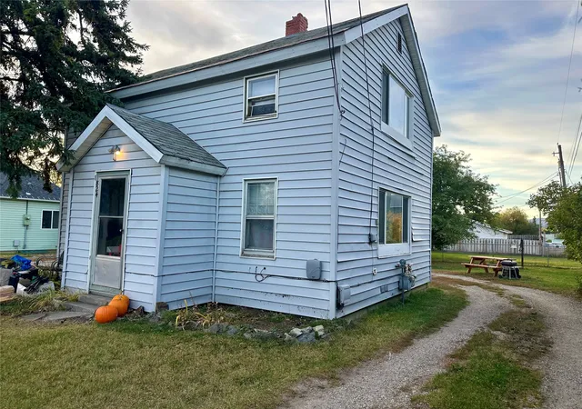 Photo 3 of Multi family home for sale at 824 8th Street W, Kalispell, MT 59901 | MLS# 30036190 | Listing updated on 2026-08-19