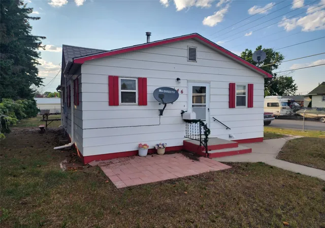 Photo 2 of Single family home for sale at 146 3rd Avenue Nw, Cut Bank, MT 59427 | MLS# 30046989 | Listing updated on 2026-08-25