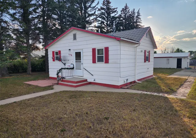 Photo 3 of Single family home for sale at 146 3rd Avenue Nw, Cut Bank, MT 59427 | MLS# 30046989 | Listing updated on 2026-08-25