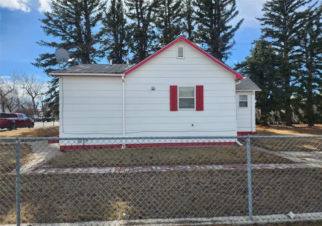 Photo 3 of Single family home for sale at 146 3rd Avenue NW, Cut Bank, MT 59427 | MLS# 30046989 | Listing updated on 2026-08-25
