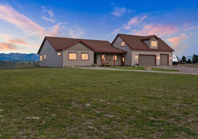 Photo 1 of Single family home for sale at 881 Lone Coyote Trl, Kalispell, MT 59901 | MLS# 30056257 | Listing updated on 2026-06-01