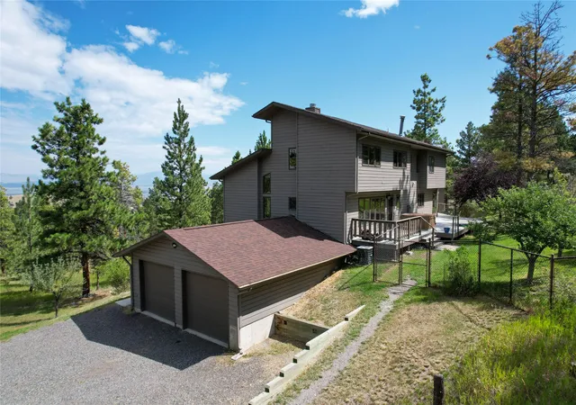 Photo 3 of Single family home for sale at 1 Columbine Dr, Helena, MT 59601 | MLS# 30060771 | Listing updated on 2026-08-17