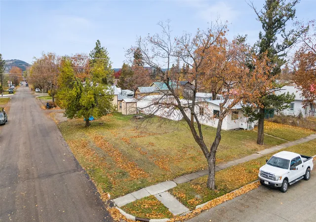 Photo 3 of Single family home for sale at 446 7th Avenue W, Kalispell, MT 59901 | MLS# 30061000 | Listing updated on 2026-08-24