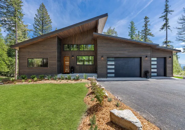 Photo 1 of Single family home for sale at 205 Ridge Run Ct, Whitefish, MT 59937 | MLS# 30065829 | Listing updated on 2026-08-25