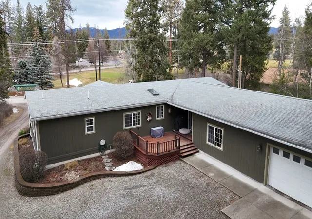Photo 3 of Manufactured home for sale at 1422 Tamarack Ln, Columbia Falls, MT 59912 | MLS# 30066513 | Listing updated on 2026-08-27