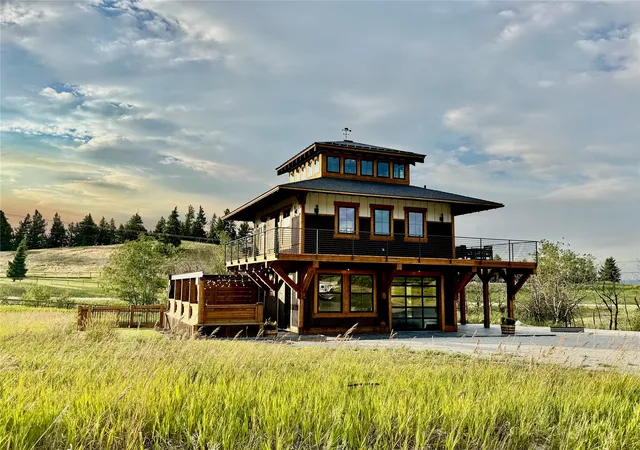 Photo 2 of Single family home for sale at 185 Hidden Waters Ln, Kalispell, MT 59901 | MLS# 30068009 | Listing updated on 2026-08-24
