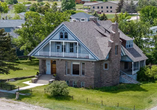 Photo 1 of Single family home for sale at 860 Hiawatha St, Helena, MT 59601 | MLS# 30068323 | Listing updated on 2026-08-11
