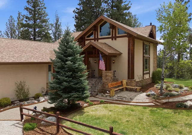 Photo 2 of Single family home for sale at 1858 Pleasant View Dr, Victor, MT 59875 | MLS# 30069579 | Listing updated on 2026-08-19